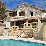 Aparthotel Le 104 St Privat Saint-Privat-de-Champclos