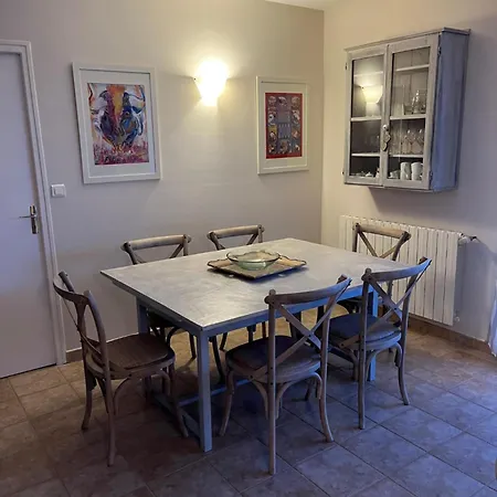 Le 104 St Privat Saint-Privat-de-Champclos