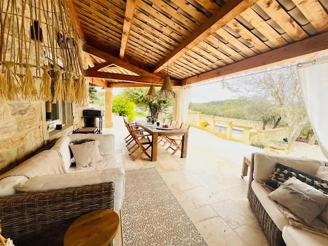 Le 104 St Privat Appart hôtel