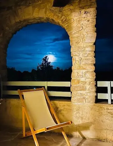 Le 104 St Privat Saint-Privat-de-Champclos