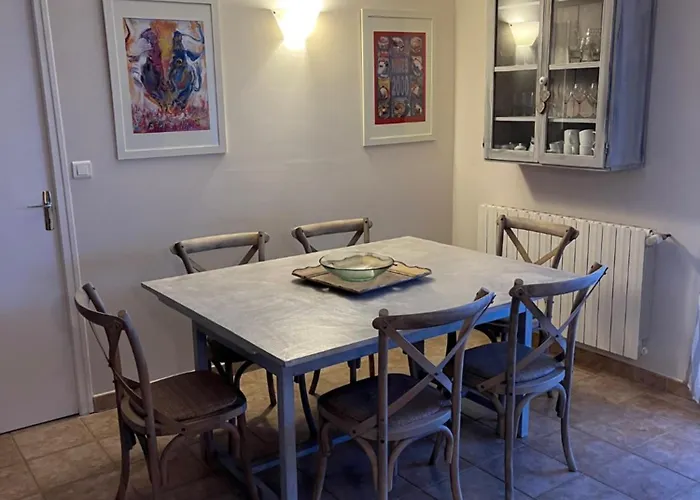 Le 104 St Privat Saint-Privat-de-Champclos